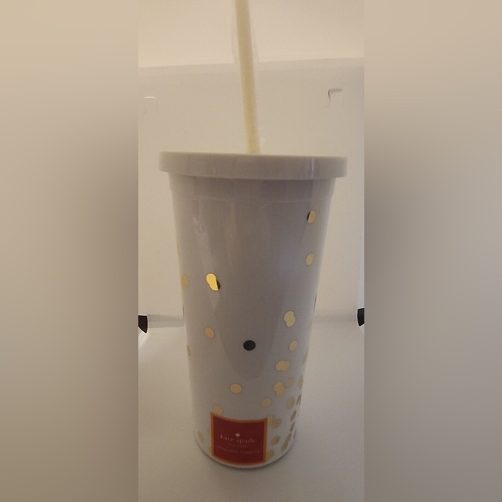 NWT Kate Spade Insulated Plastic Tumbler w Reusable Straw, 20 Ou Gold Confetti - Picture 2 of 2